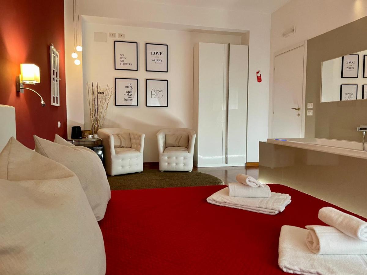 Le Coq Suites Rom Eksteriør billede